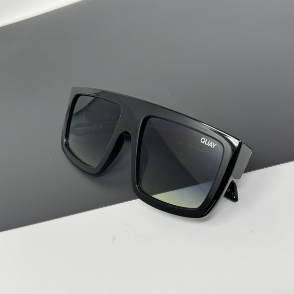 Quay australia GET IN LINE Black flat top shield sunglasses - Picture 10 of 12